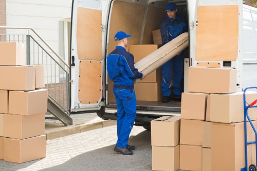 Customer complaint review for a man and van moving service