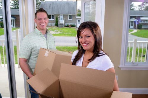 Removal truck hire service for home and business moves in Redbridge