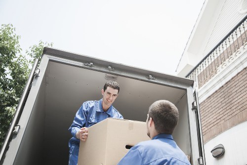 Reliable moving truck for flats, houses, and offices in Redbridge