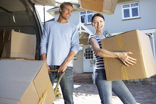 Packing and transport support for office furniture and equipment